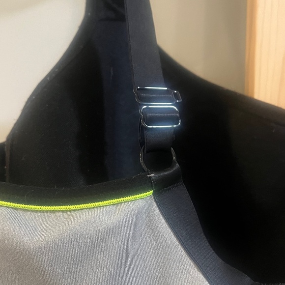 Torrid Gray and Black Sports Bra with Neon Accents size 40dd - Picture 6 of 9